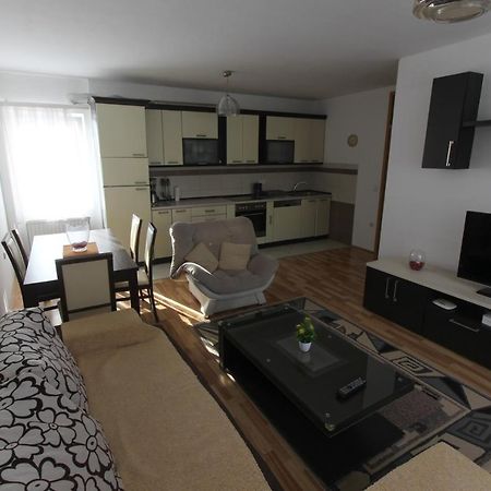 Kasumi Apartment Priştine Dış mekan fotoğraf