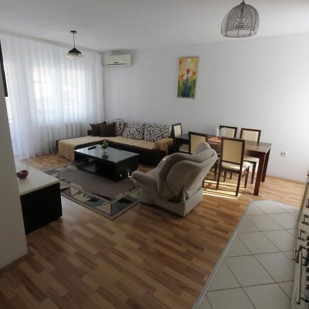Kasumi Apartment Priştine Dış mekan fotoğraf